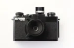 ILFORD_PIXIE35II_01_S ILFORD PIXIE 35-II analoge 35mm filmcamera met 32mm Gakken lens en retro design